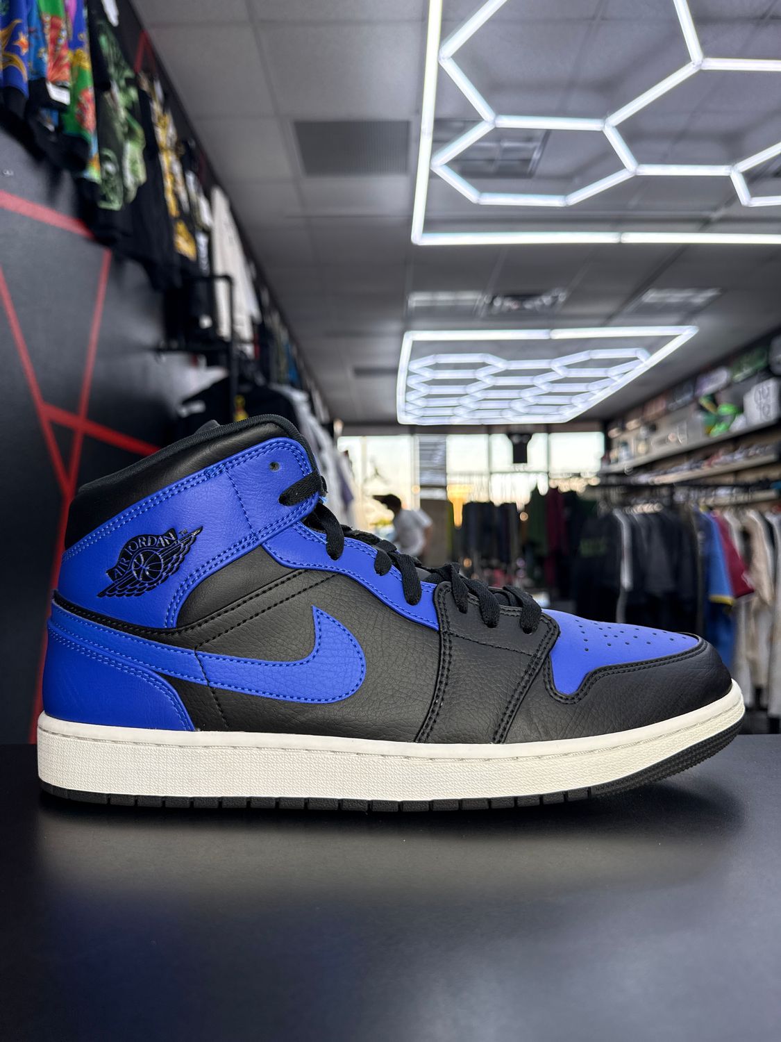 J1 MID “HYPER ROYAL”  (SZ 13)  USED/NO BOX