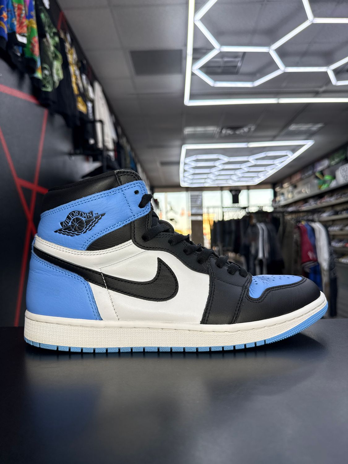 J1 “UNC TOE”  (SZ 11)  USED/OG ALL
