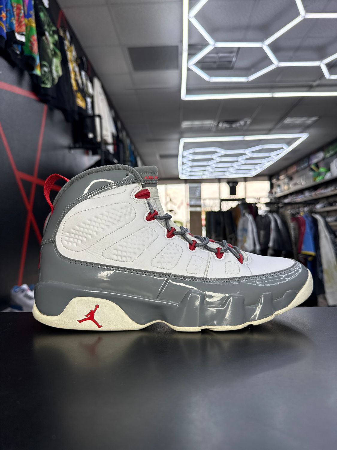 J9 “FIRE RED”  (SZ 10.5)  USED/OG BOX