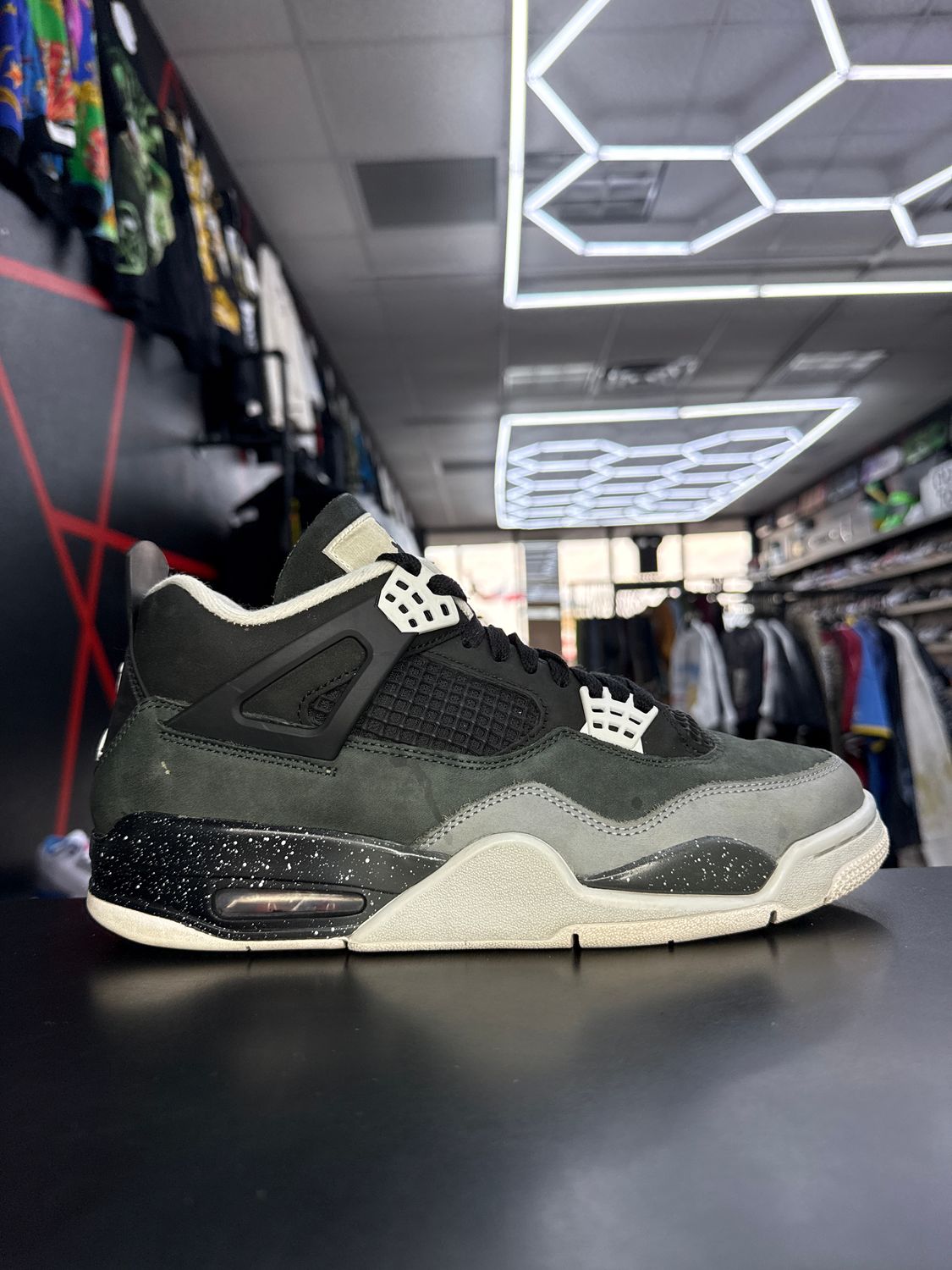 J4 “FEAR”  (SZ 10)  USED/OG BOX