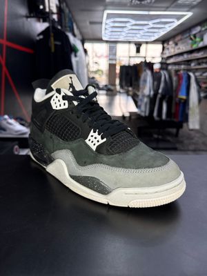 J4 “FEAR”  (SZ 10)  USED/OG BOX