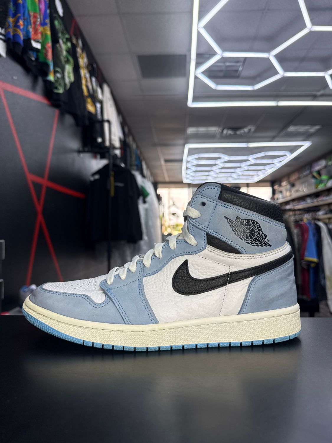 J1 “UNIVERSITY BLUE”  (SZ 9)  USED/OG BOX