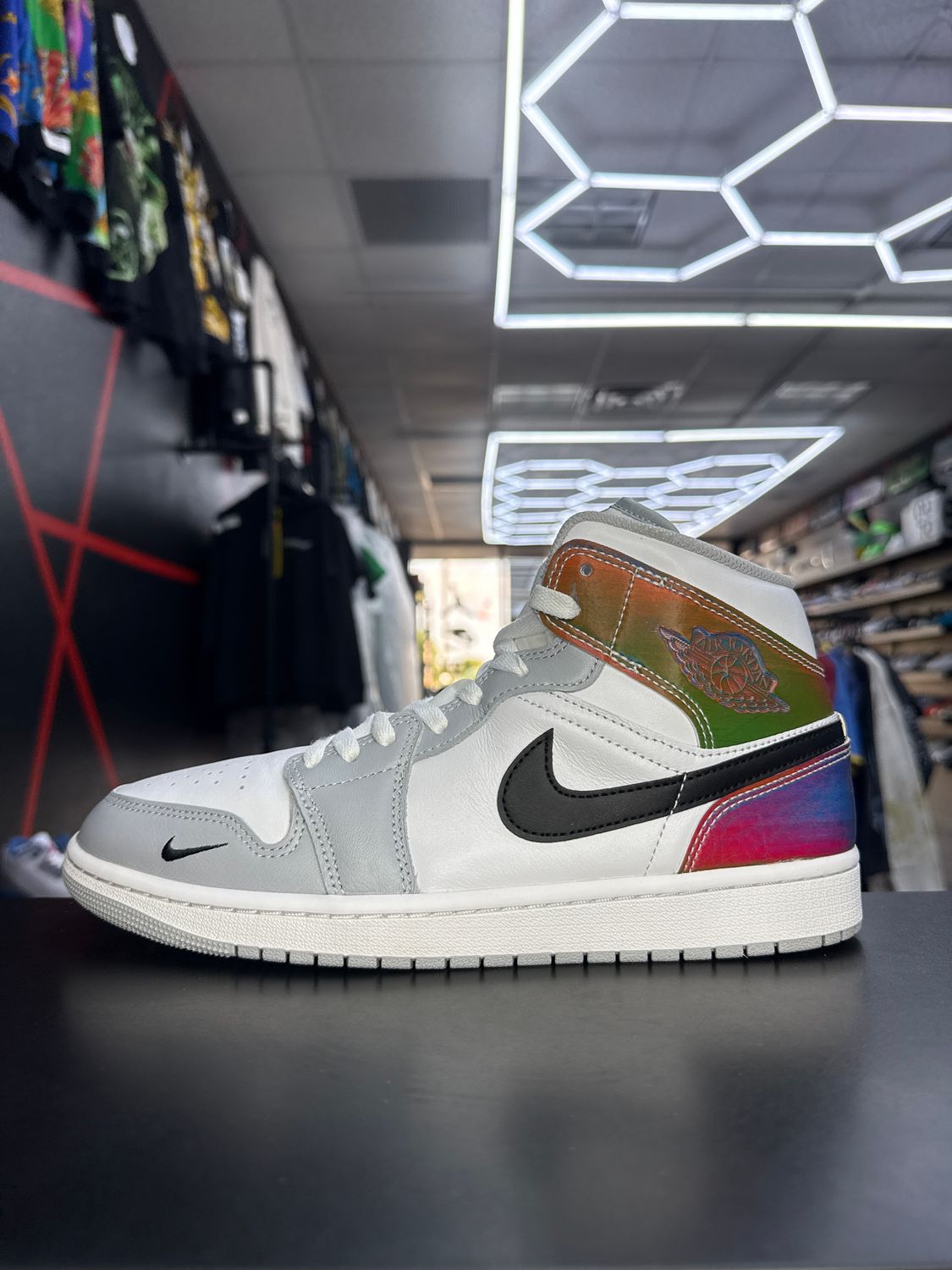 J1 MID “MULTI COLOR WOLF GREY”  (SZ 10.5)  USED/OG BOX