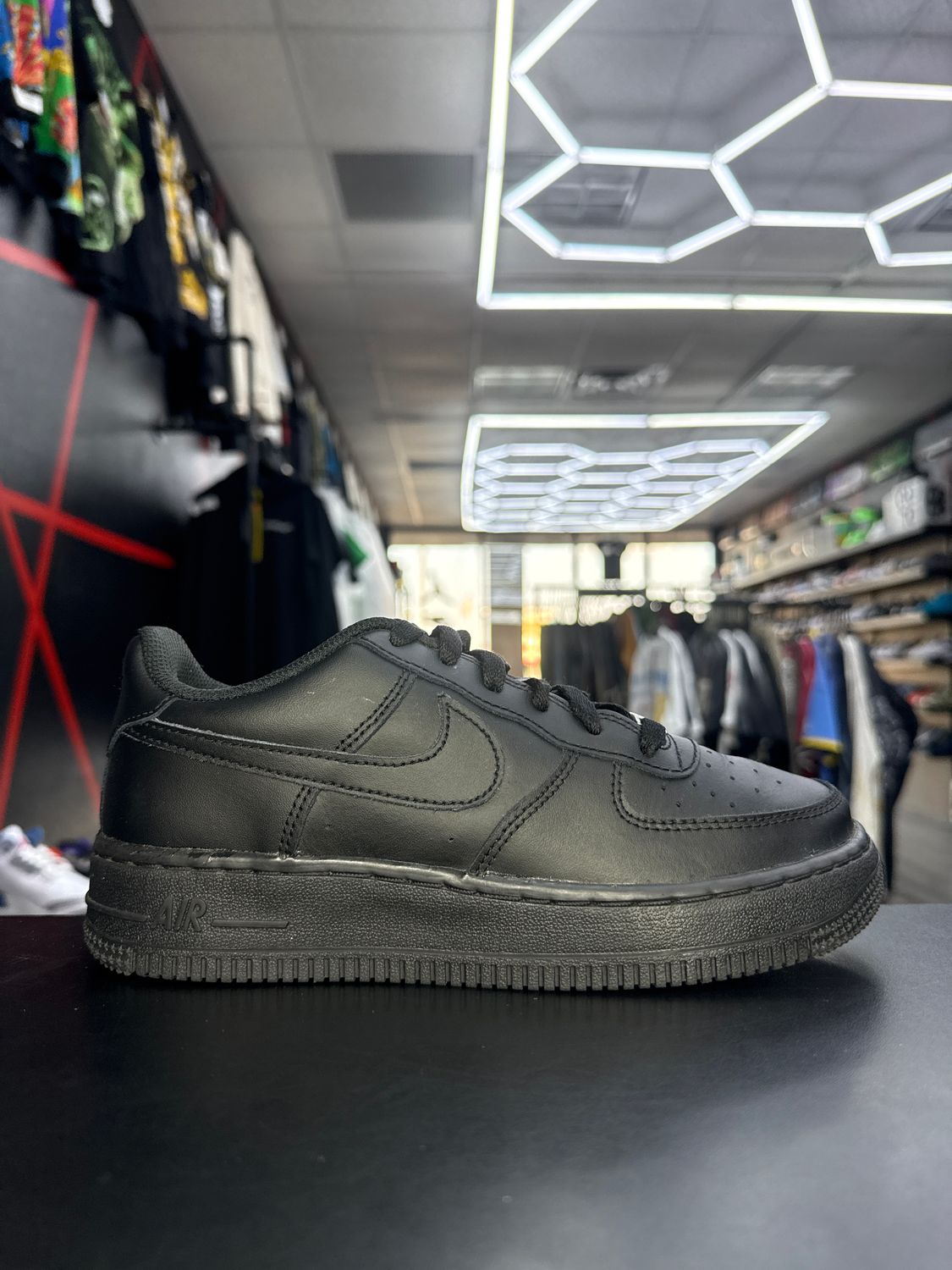 NIKE AF1 “BLK”  (SZ 4.5Y)  USED/NO BOX