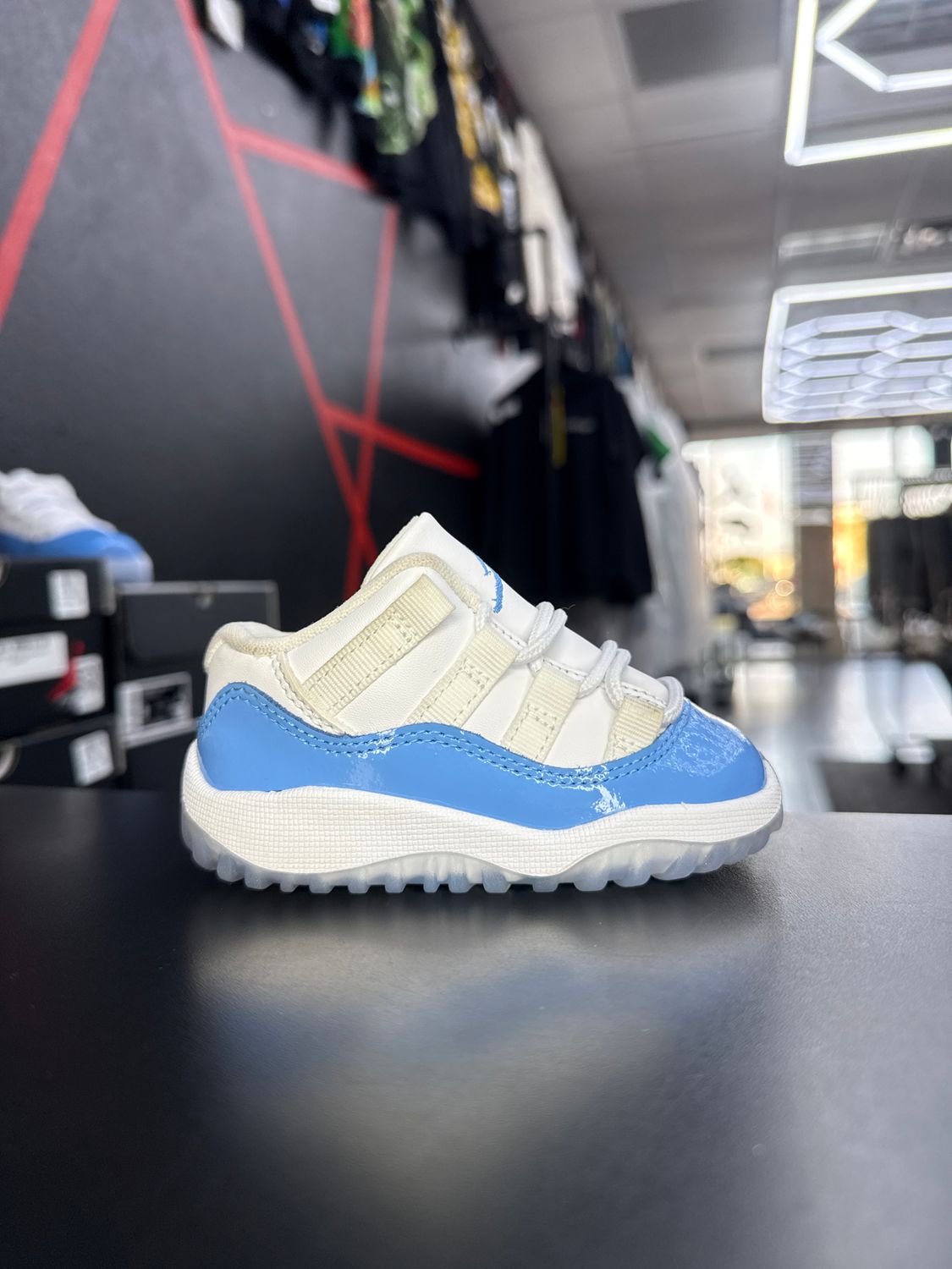 J11 “UNC”  (SZ 5c)  USED/OG BOX