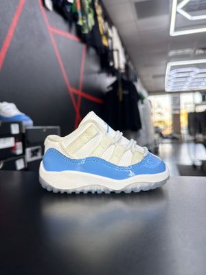 J11 “UNC”  (SZ 5c)  USED/OG BOX
