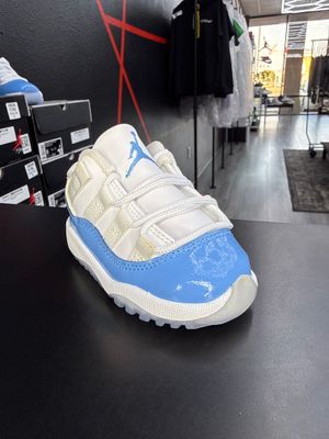 J11 “UNC”  (SZ 5c)  USED/OG BOX