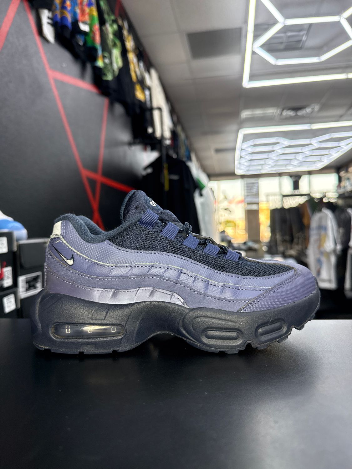 NIKE AIR MAX “NAVY”  (SZ 2.5Y)  USED/NO BOX