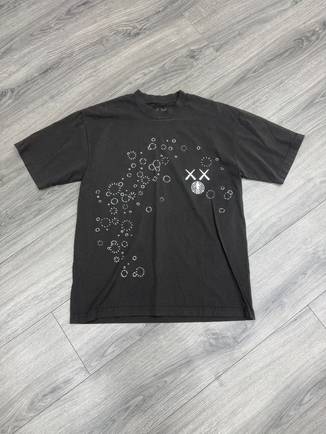 KAWS x KID CUDI “GREY”  (MEDIUM)  NEW