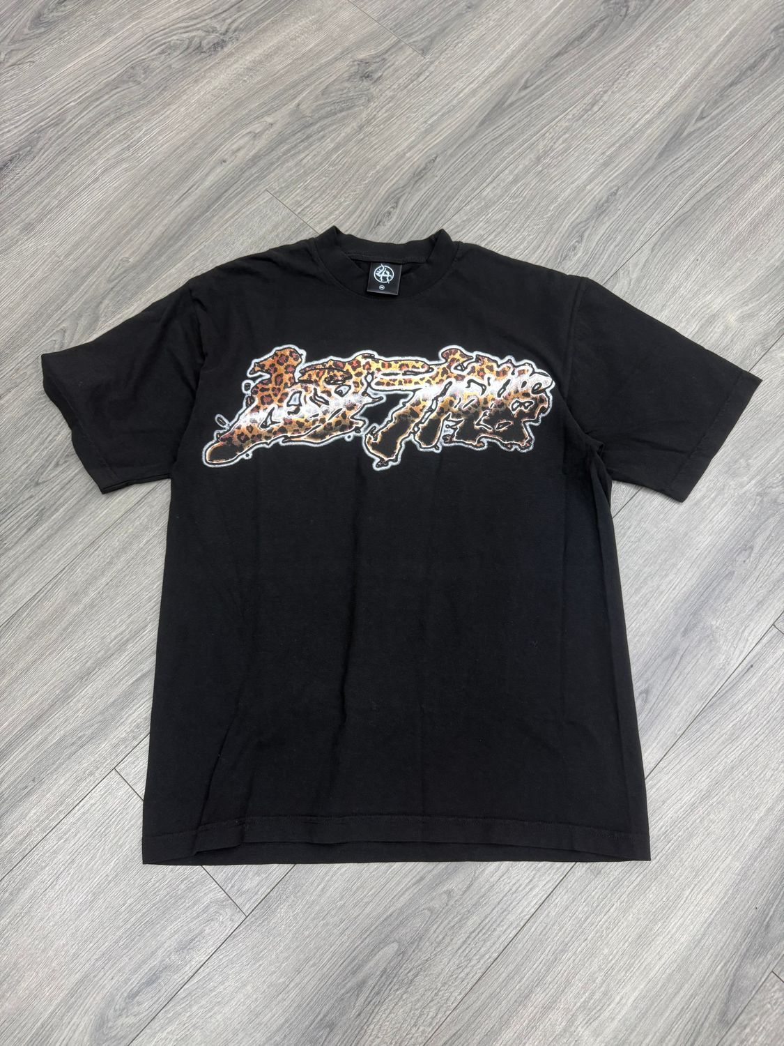 LOST HILLS TEE “CHEETA/BLK”  (MEDIUM)  NEW