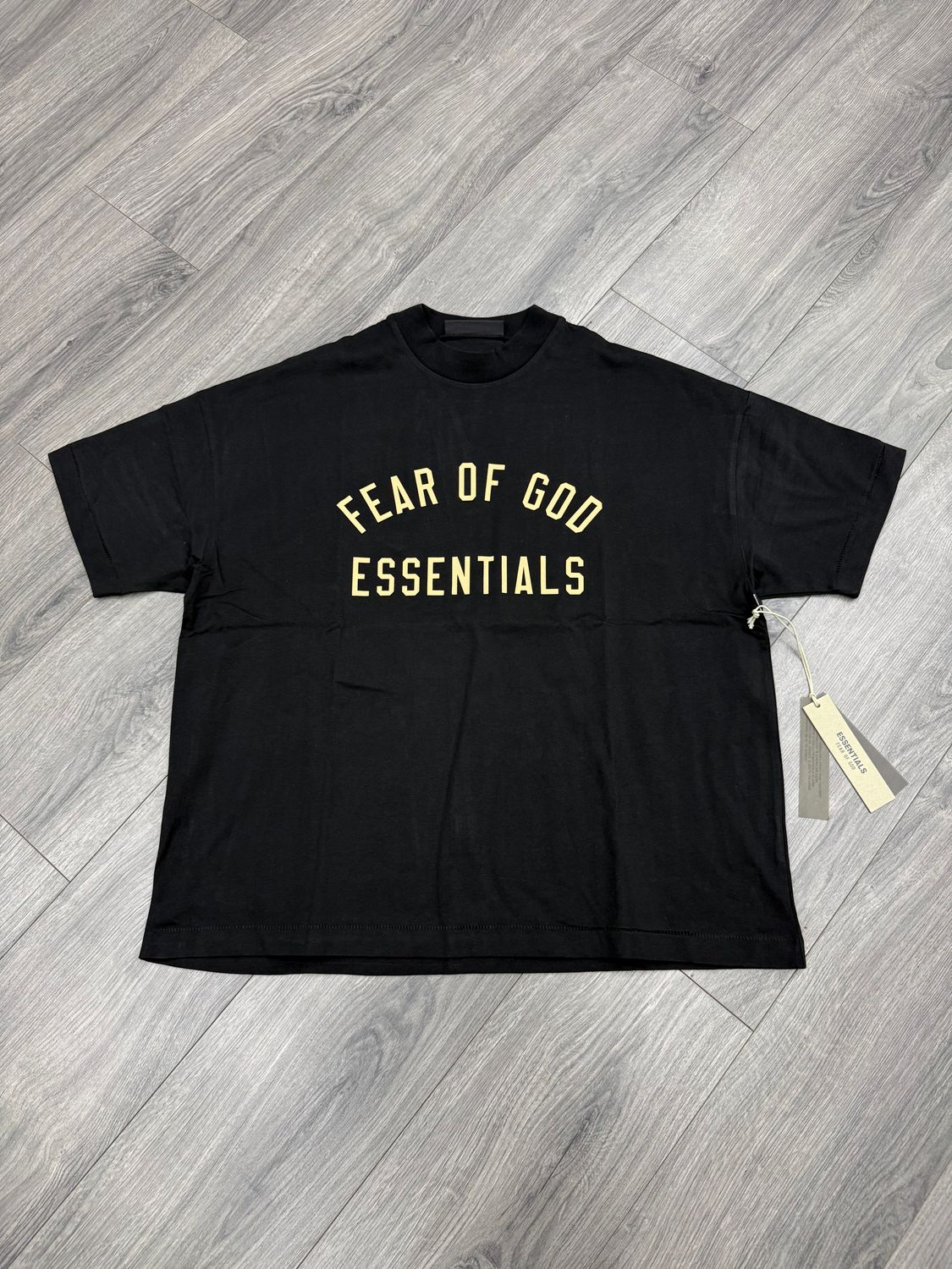 ESSENTIALS OVERSIZED TEE “BLK”  (X-LARGE)  NEW