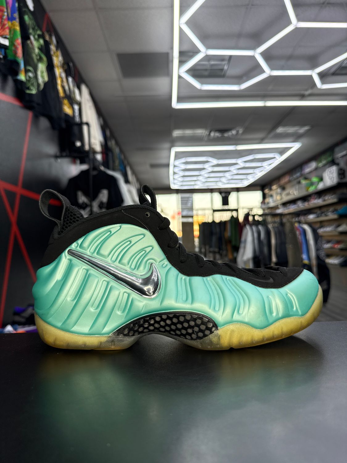 NIKE FOAMPOSITE “ISLAND GREEN”  (SZ 9)  USED/OG BOX