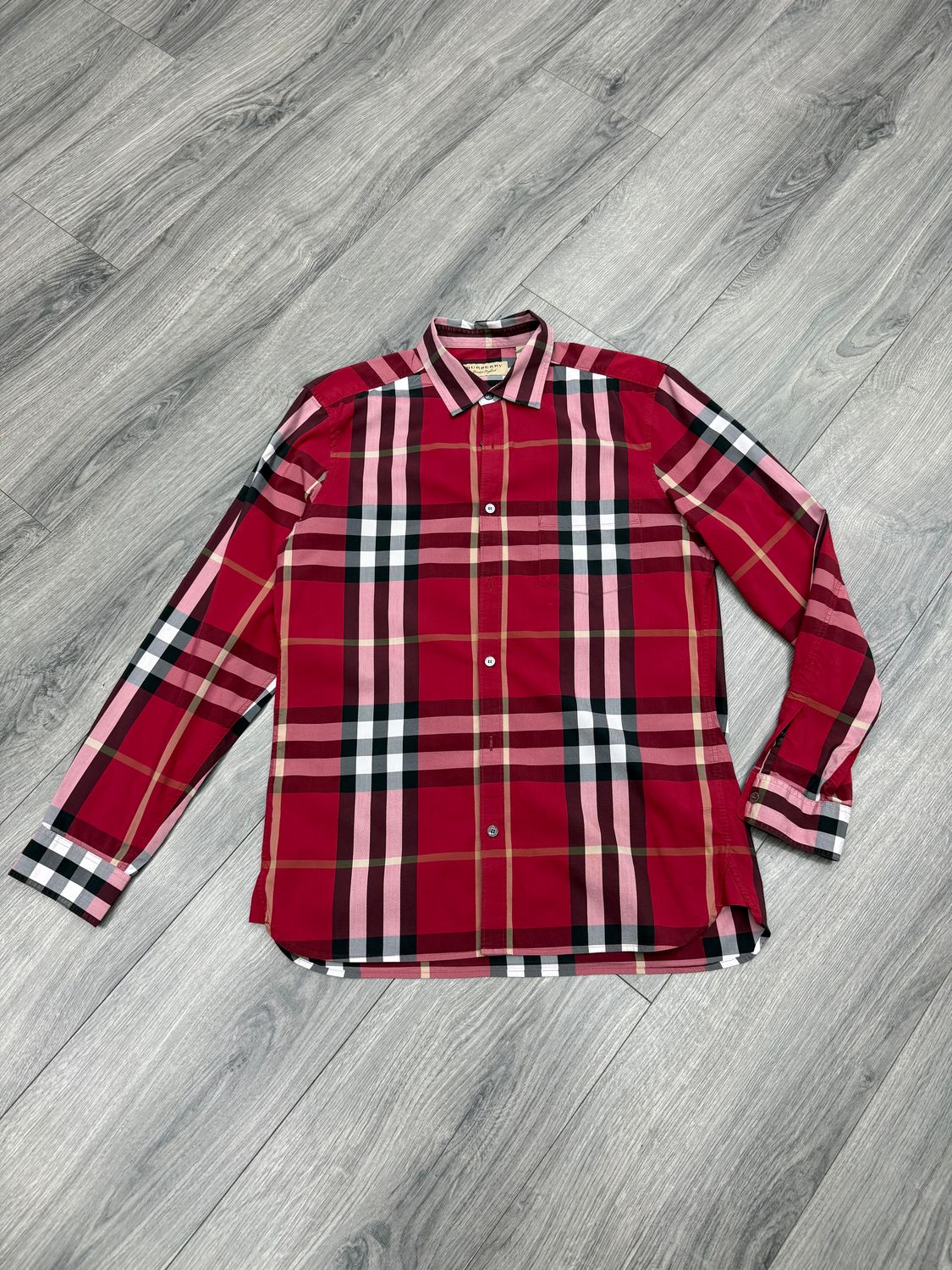 BURBERRY POLO L/S  “RED”  (MEDIUM)  PRE OWNED