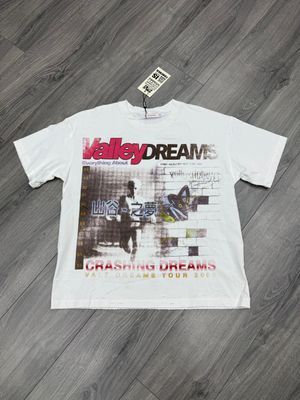 VALE FOREVER TEE “DREAMCHASER”  (MEDIUM)  NEW