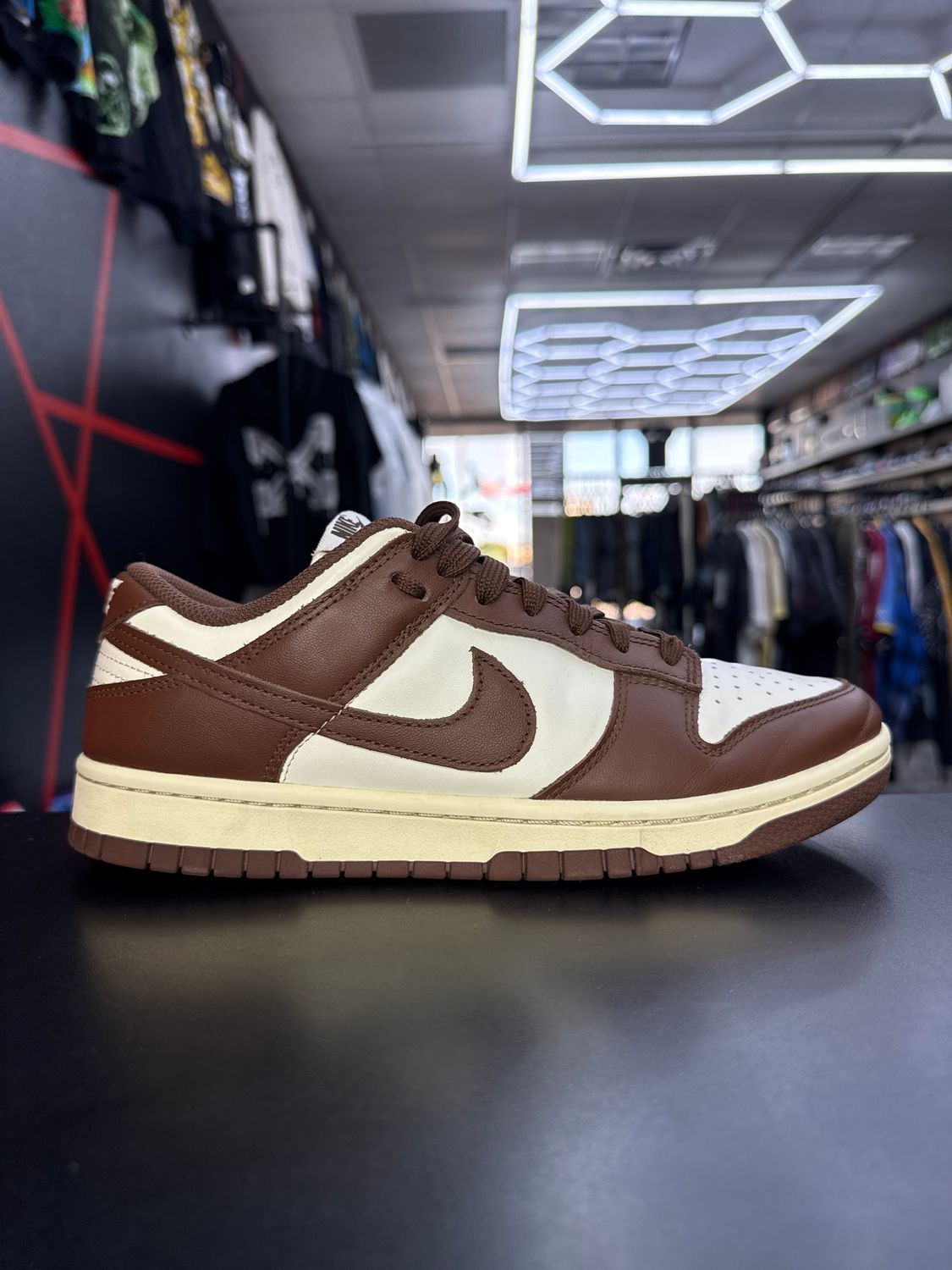 NIKE DUNK “CACAO”  (SZ 7M / 8.5W)  USED/OG BOX