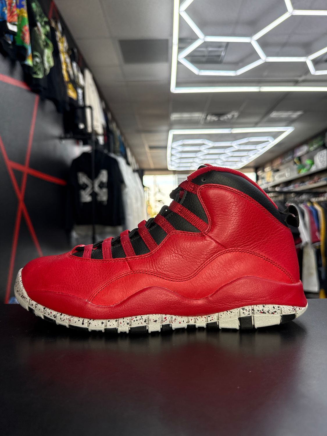 J10 “BULLS OVER BROADWAY”  (SZ 9.5)  USED/OG BOX