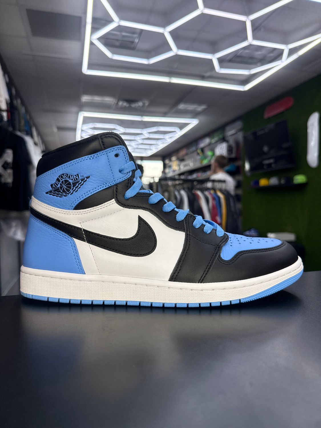 J1 “UNC TOE”  (SZ 11)  USED/OG BOX