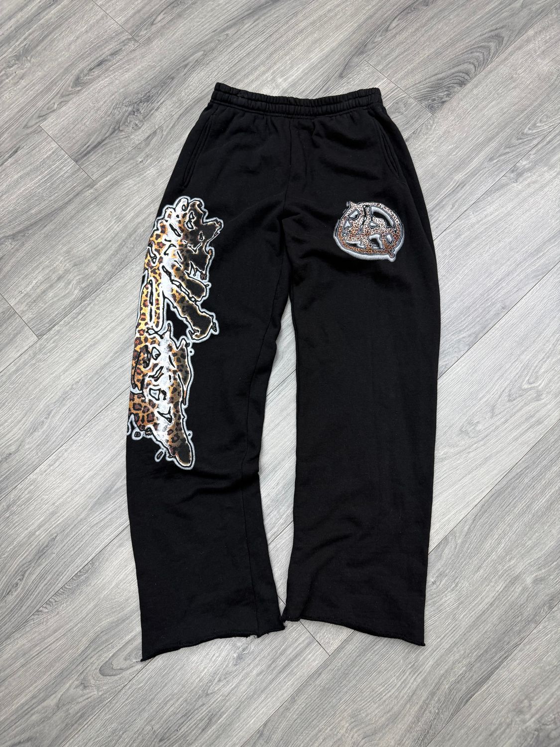 LOST HILLS SWEATS  “CHEETA”  (SMALL)  PRE-OWNED