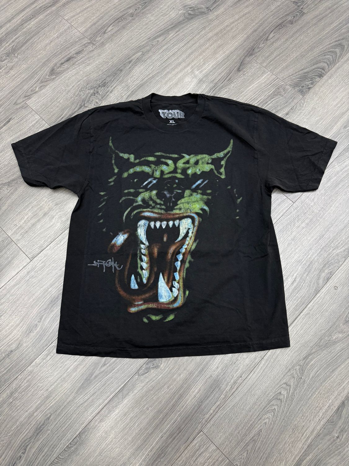 TRAVIS SCOTT TEE “BLK/DOG”  (X-LARGE)  NEW