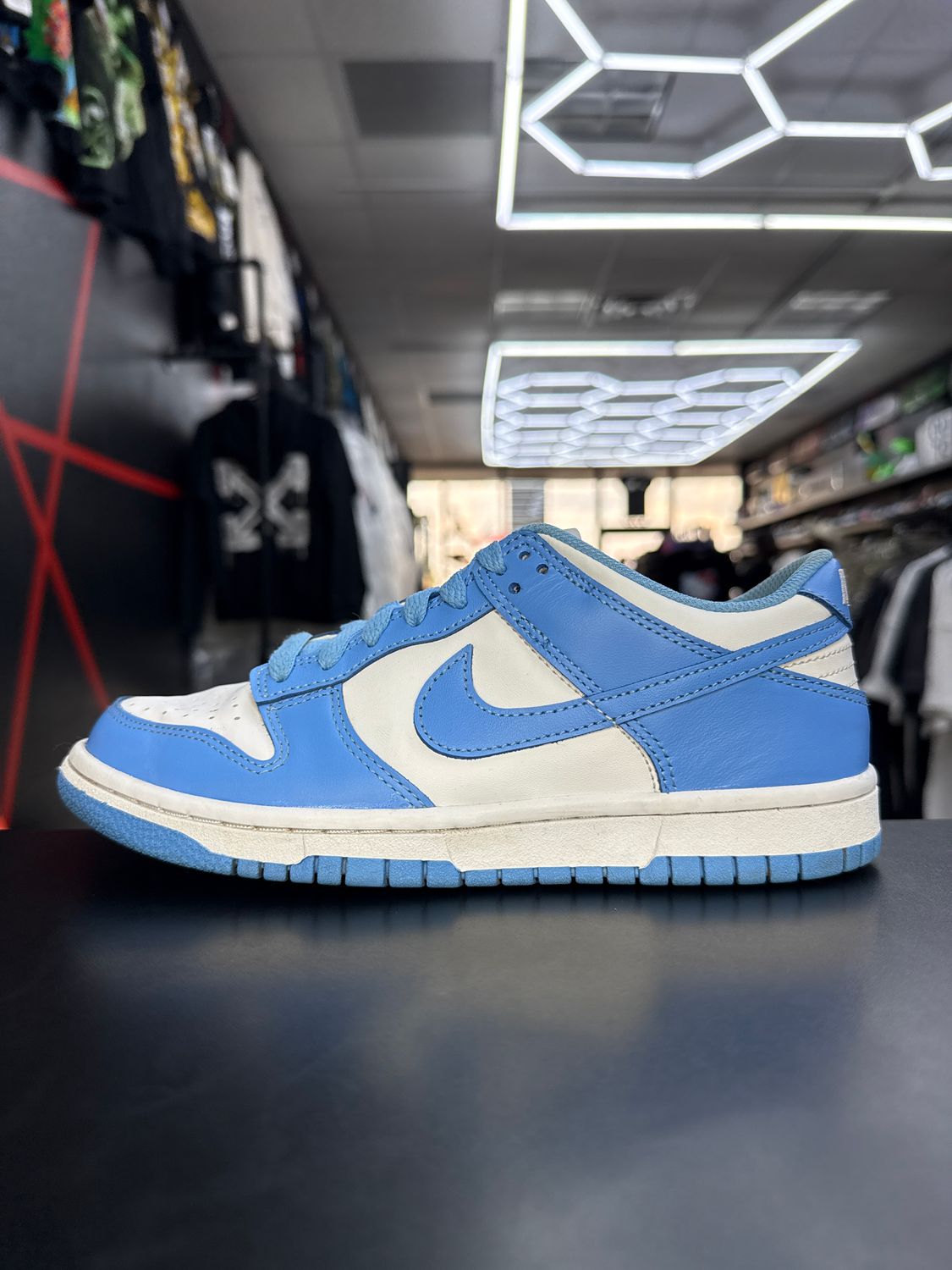 NIKE DUNK “UNC”  (SZ 5Y / 6.5W)  USED/NO BOX