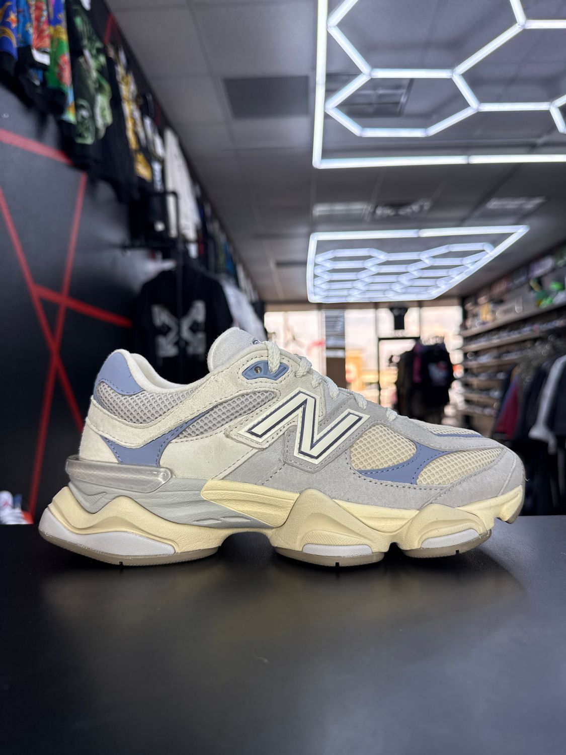 NEW BALANCE 9060  “BLUE SUEDE”  (SZ 5.5M / 7W)  USED/NO BOX