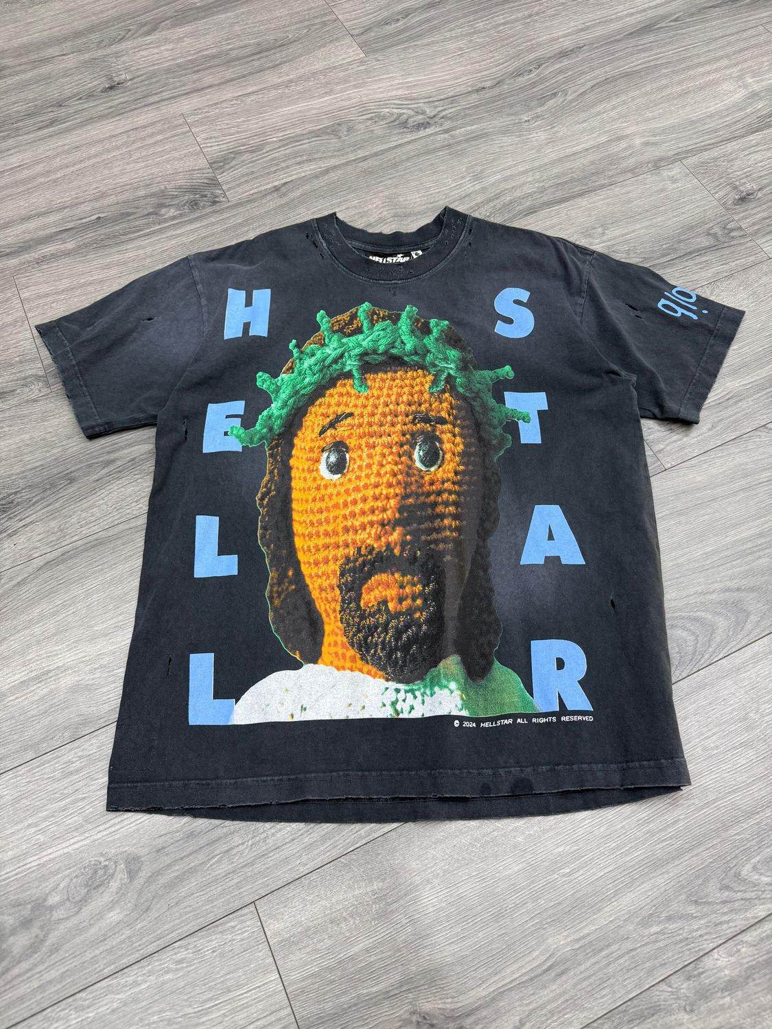 HELLSTAR TEE  “CROCHET JESUS”  (SMALL)  PRE-OWNED