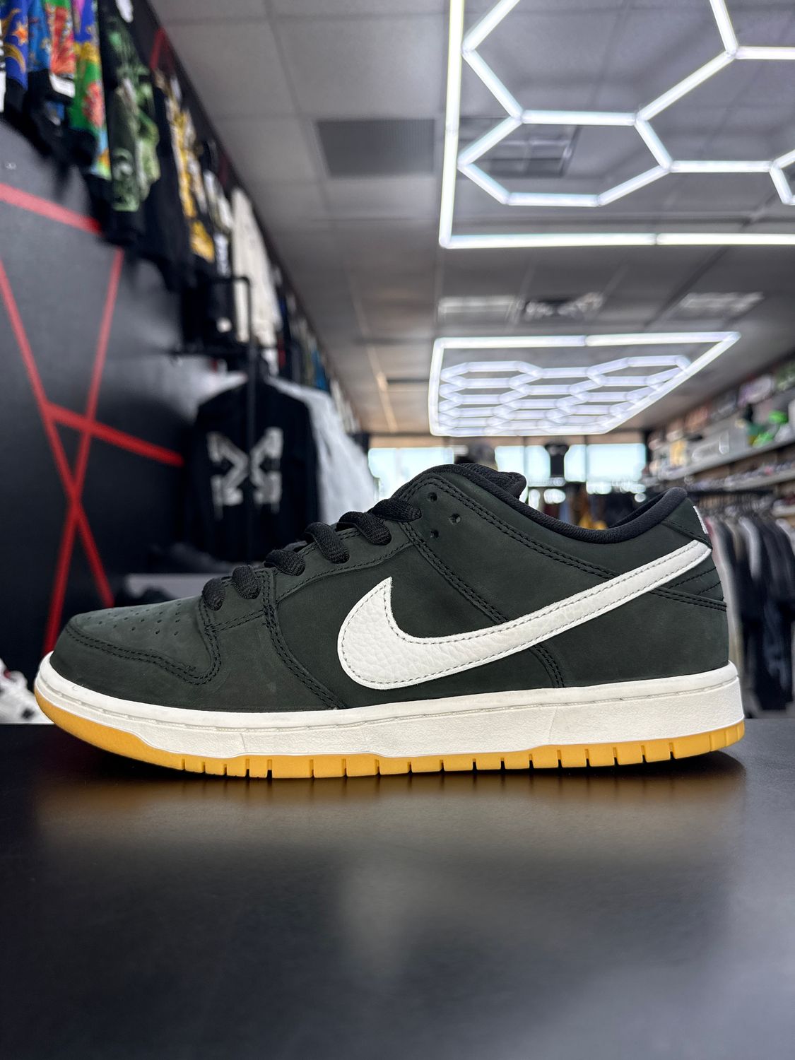 NIKE DUNK SB “BLK GUM”  (SZ 10)  USED/OG ALL