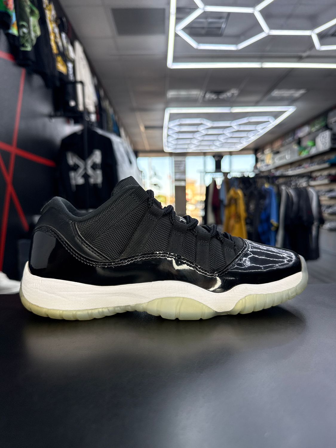 J11 “SPACE JAM”  (SZ 5.5Y / 7W)  USED/OG ALL