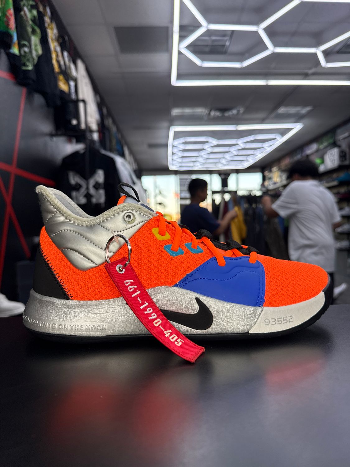 NIKE PG3 “NASA”  (SZ 9.5)  USED/OG BOX