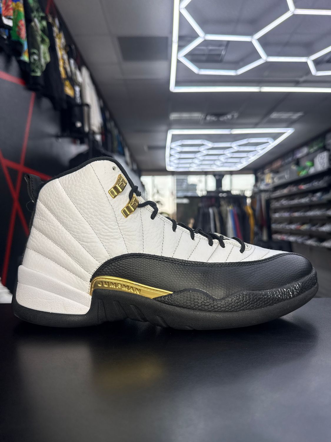 J12 “TAXI”  (SZ 10.5)  USED/NO BOX