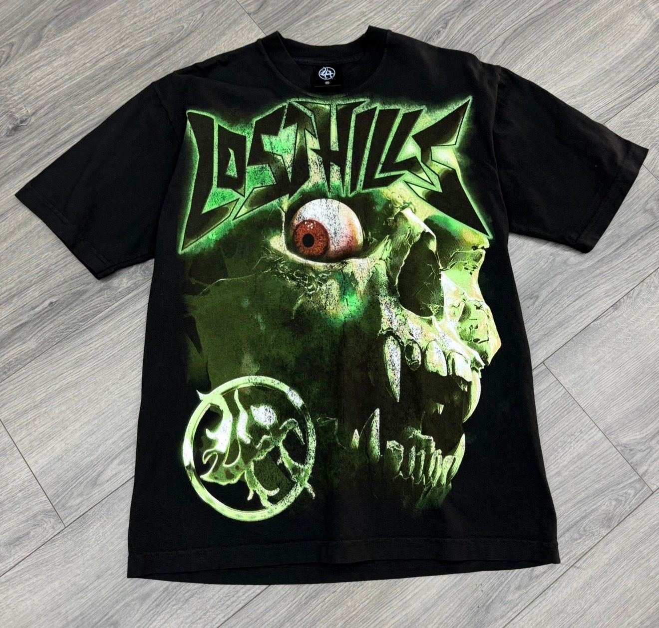 LOST HILLS TEE “GRN/BLK”  (MEDIUM)  NEW