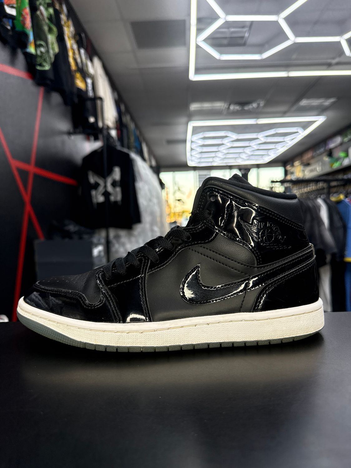 J1 MID “SPACE JAM”  (SZ 8.5)  USED/NO BOX