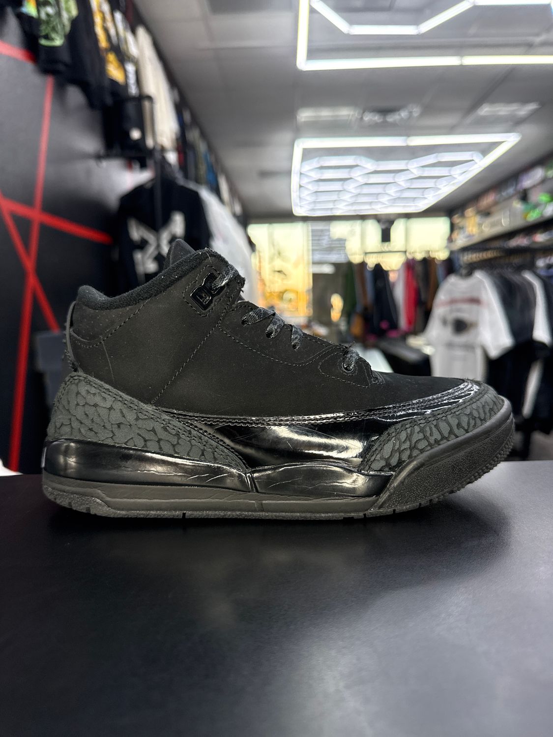 J3 “BLK CAT”  (SZ 3Y)  USED/NO BOX