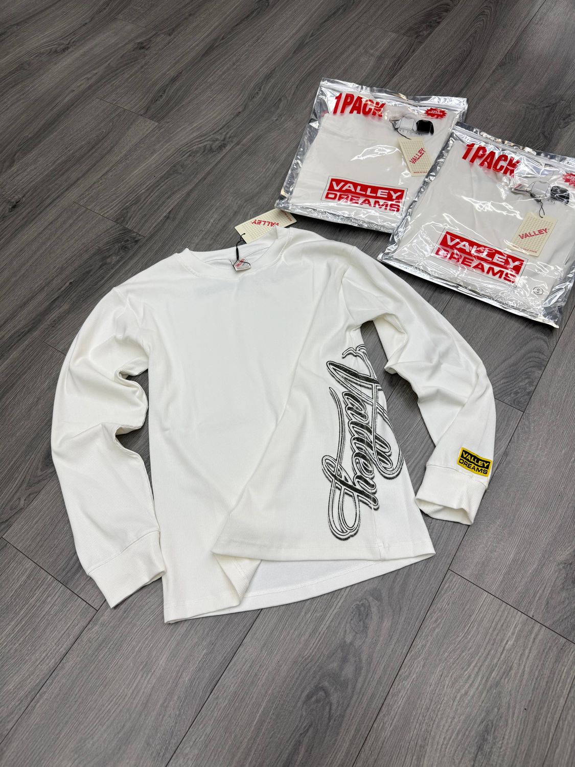 VALE FOREVER THERMAL  “WHT/CURSIVE”  (LARGE)  NEW