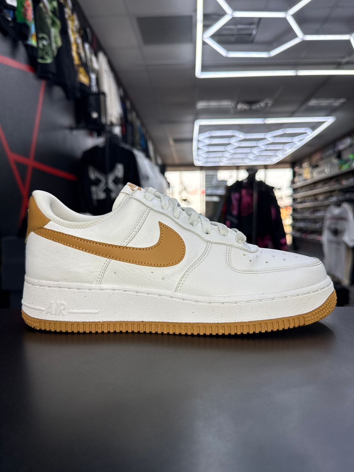 NIKE AF1 “WHT/WHEAT”  (SZ 7M / 8.5W)  USED/OG ALL