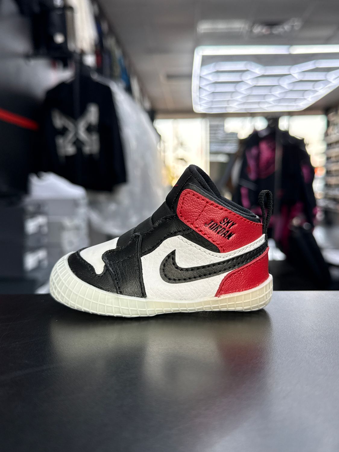 J1 “BLK TOE”  (SZ 3c)  USED/NO BOX