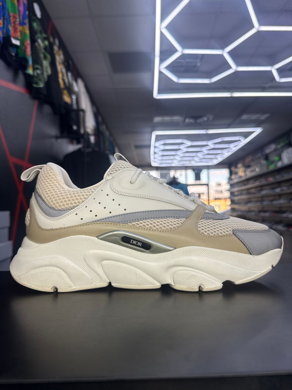 DIOR B22 “WHT/CREAM”  (SZ 10US / 43)  USED/OG ALL