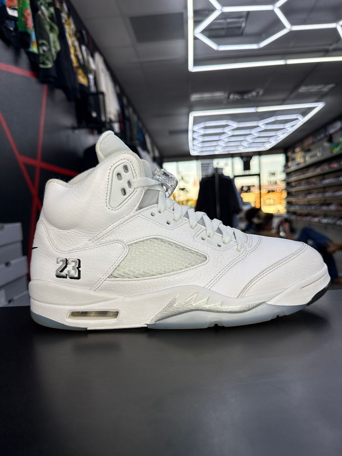 J5 “WHT METALLIC”  (SZ 11)  USED/OG ALL