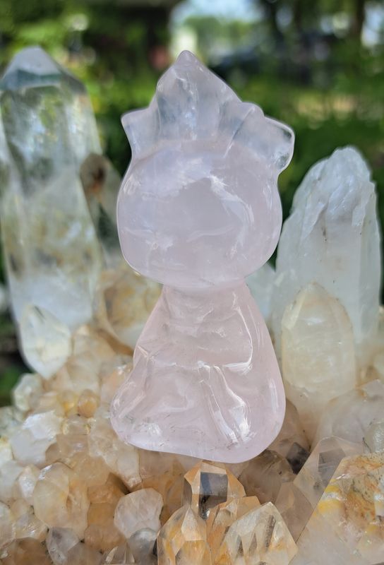 Geisha Rose Quartz Cat Carving