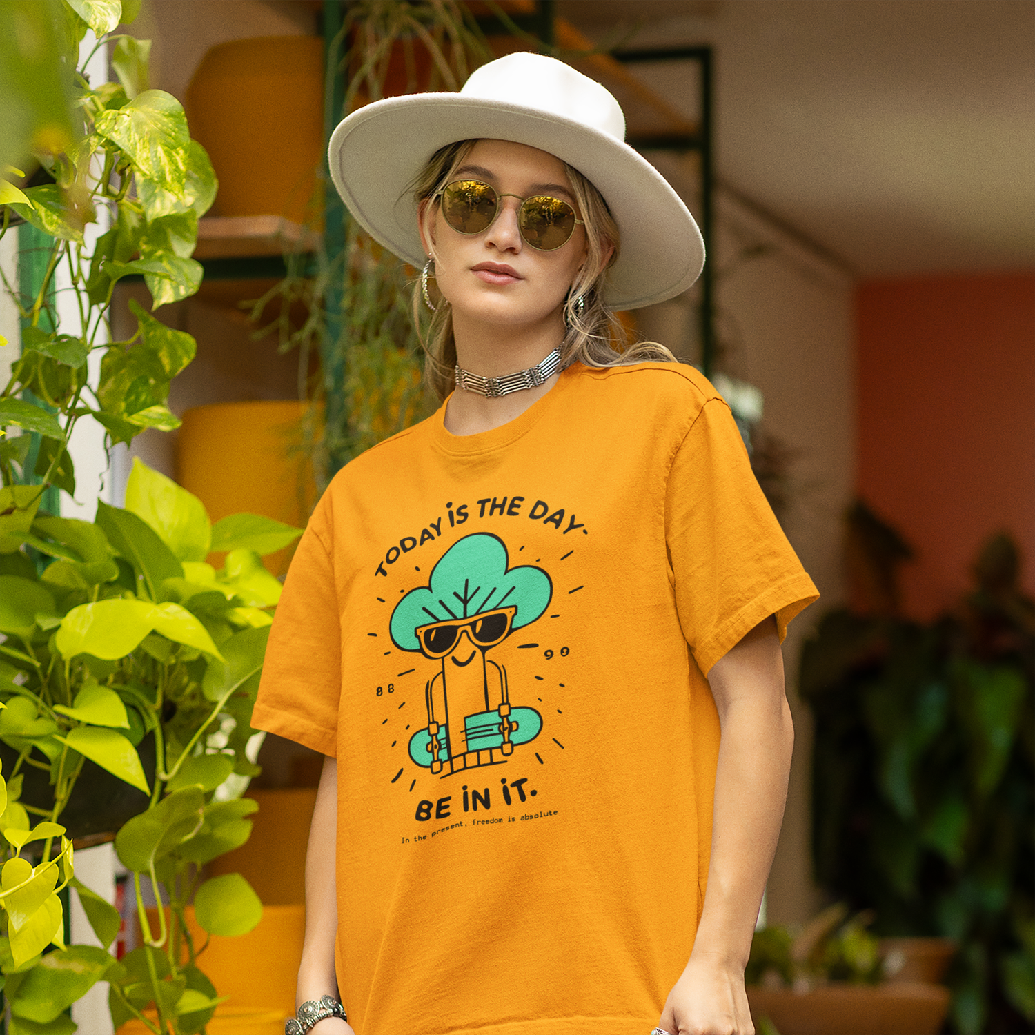 Clarity and focus slogan shirt – motivational and calming – made for soulful productivity