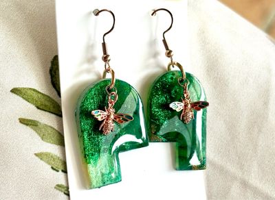 Emerald Rose Bee