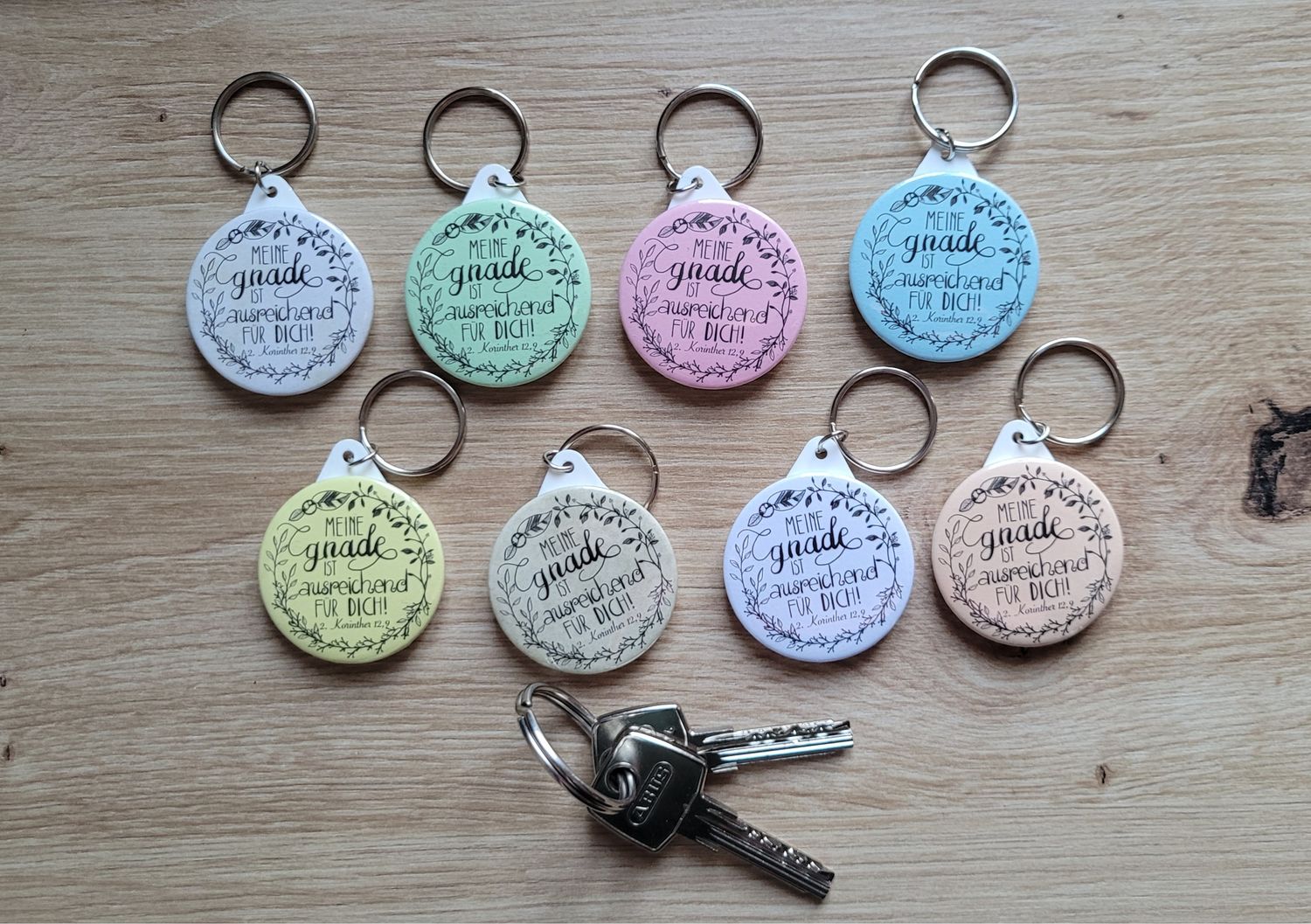 Handgemachter Schlüsselanhänger &quot;Gnade&quot; 45mm