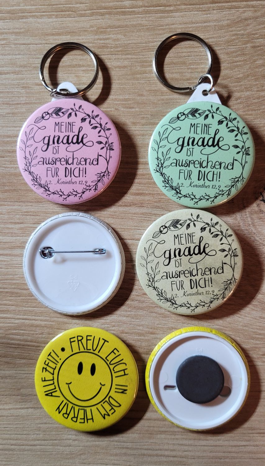 Stelle deine eigene Mischung von 45mm Schlüsselanhänger, Magneten &amp; Buttons zusammen!