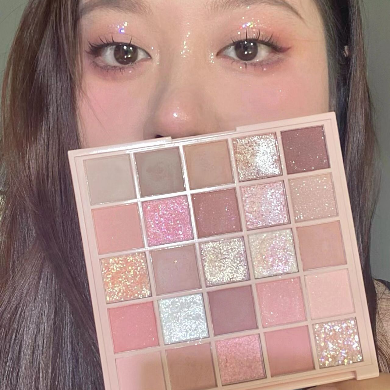 Solitairee&#39;s 25 Colors Lucky Eye Shadow (Limited edition)