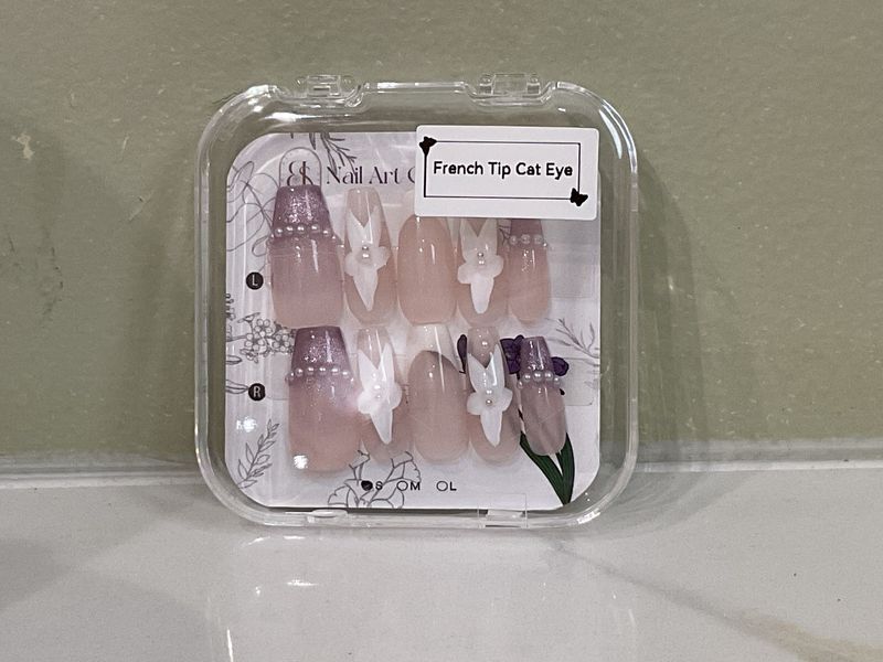 French Tip Cat Eye