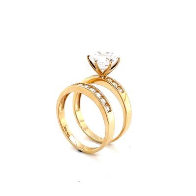 14 kt Yellow Gold Round Cut Engagement Ring with Cubic Zirconia Stone