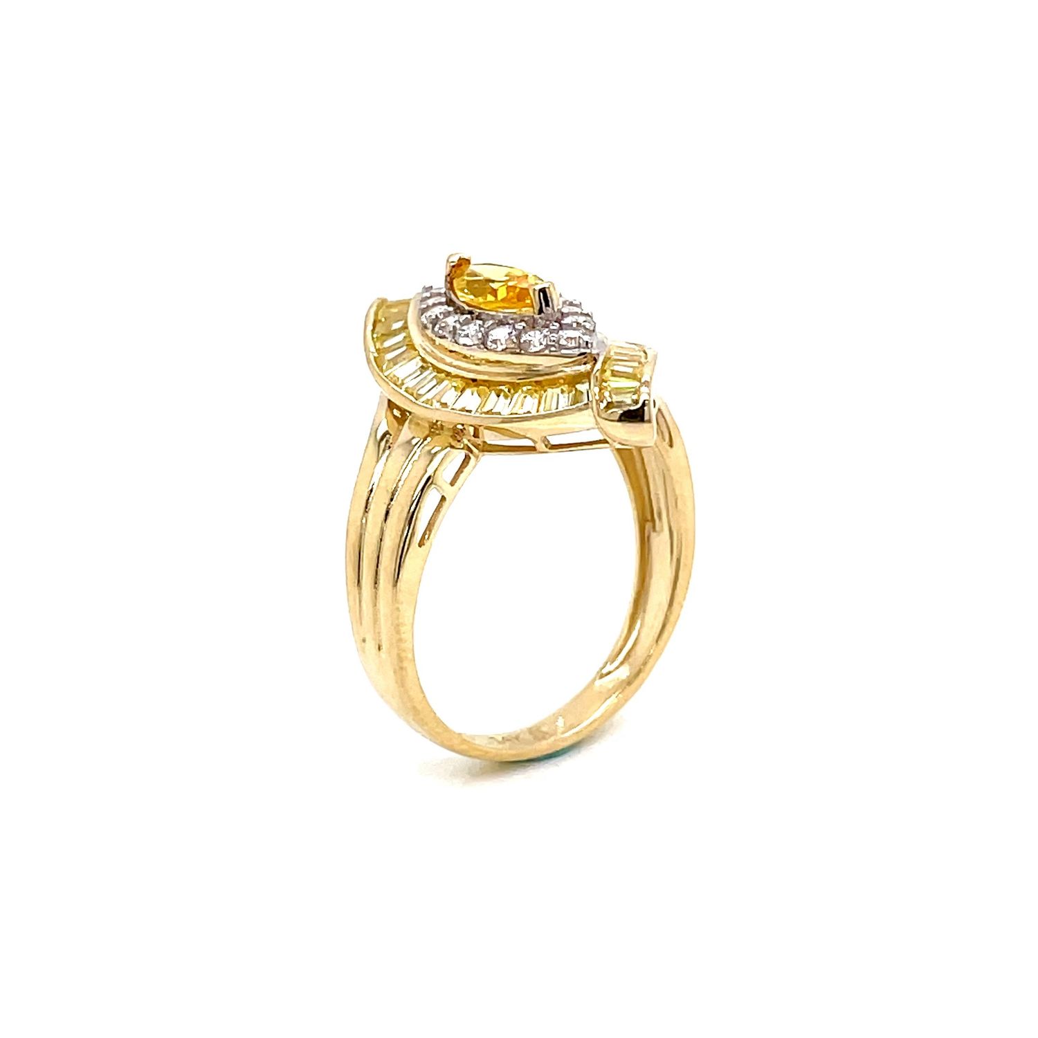 14kt Yellow Gold Women's Ring with Yellow Cubic Zirconia Stone.