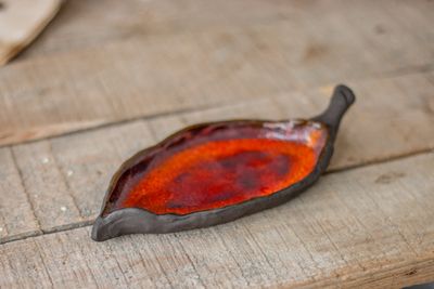 Ceramic leaf