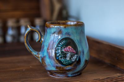 Agaricus mug, Mug with a medallion