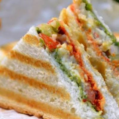 Veg Sandwich (2 pcs)